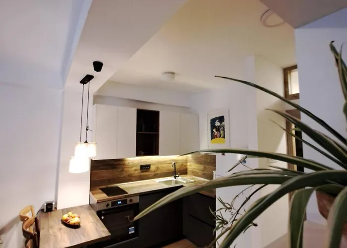 Апартаменти Urban Luxury - Free Parking