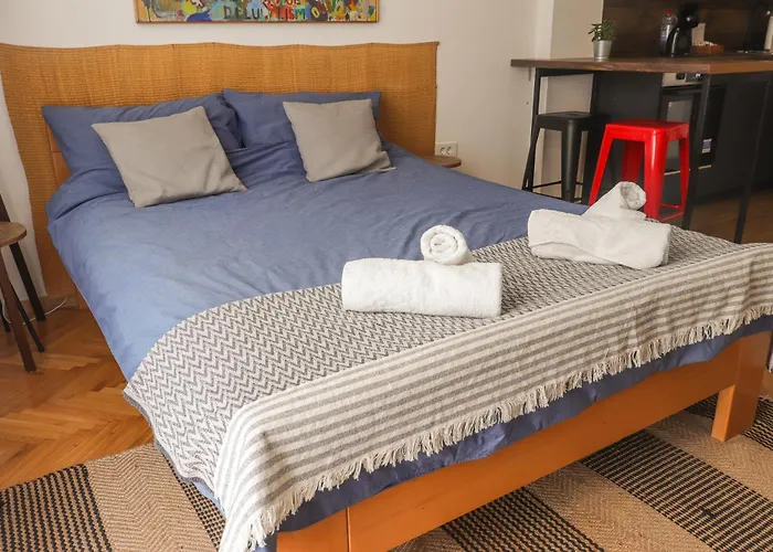 Апартаменти Urban Luxury - Free Parking